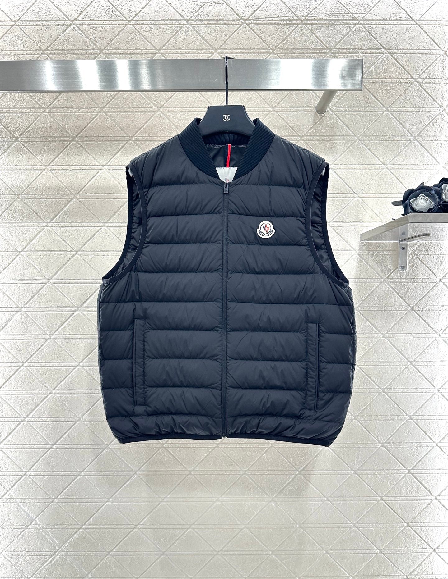 Mon 25 Rectangular embossed down jacket two-piece set
