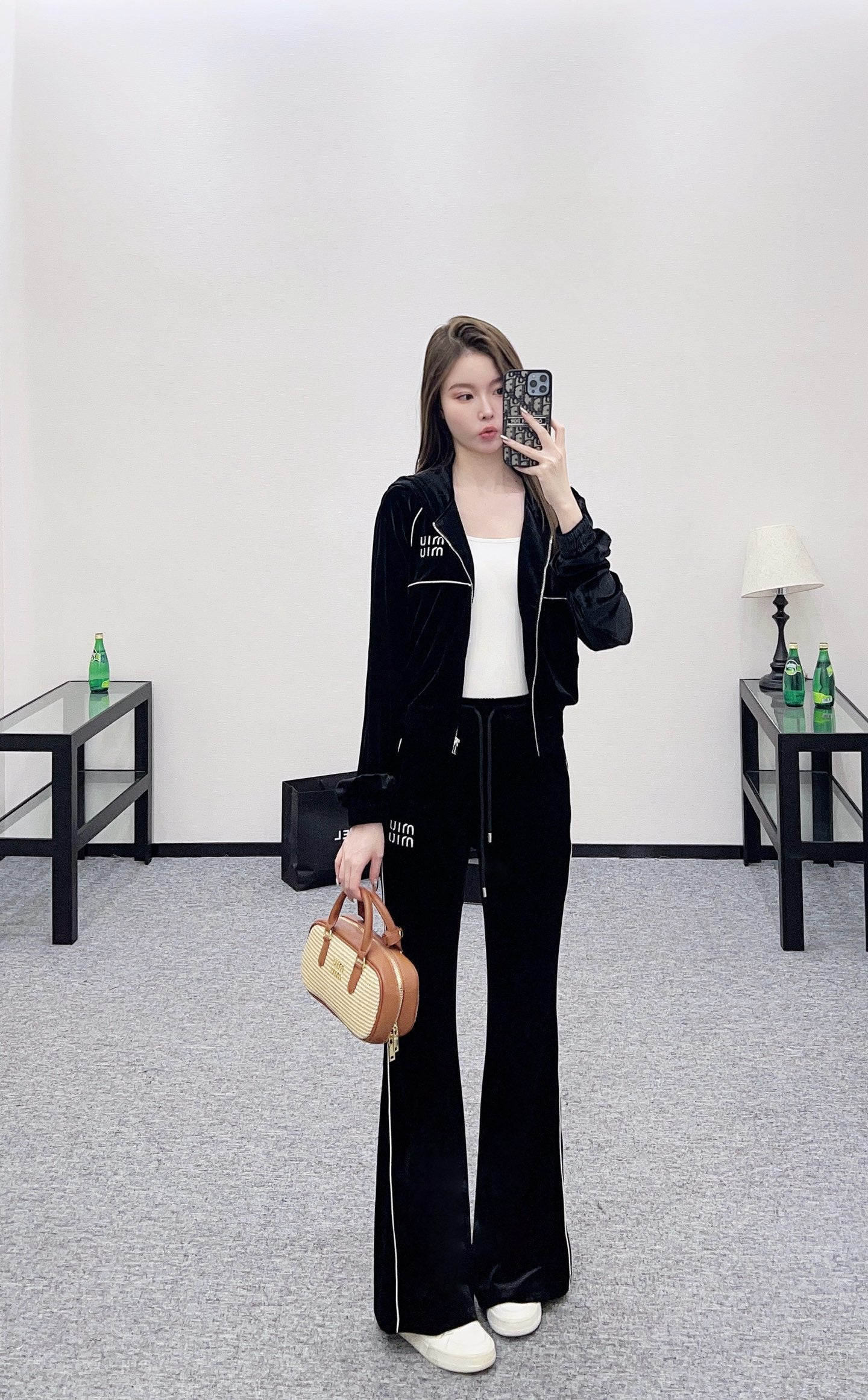 Mi 25 Velvet hooded jacket and wide-leg pants suit