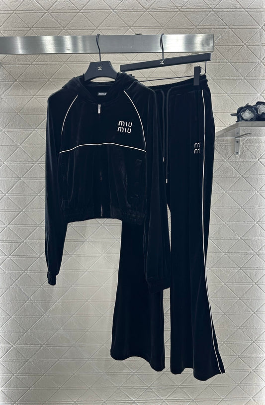 Mi 25 Velvet hooded jacket and wide-leg pants suit