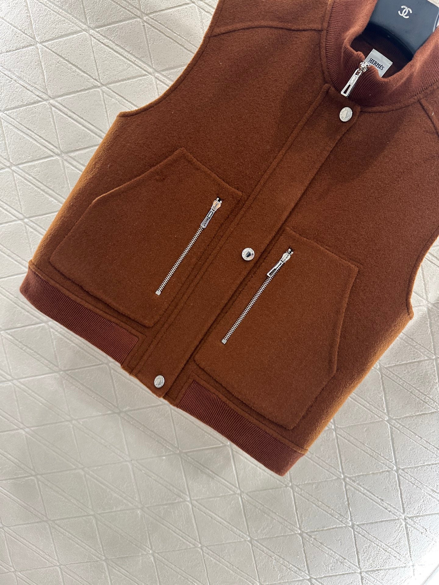 He 25 Cashmere pilot vest jacket