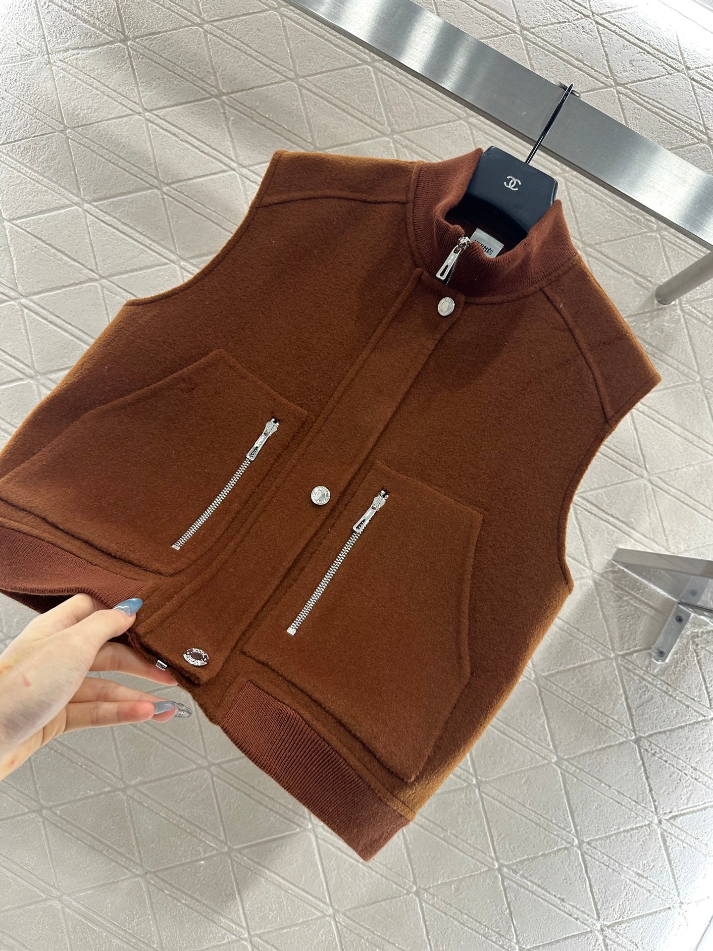 He 25 Cashmere pilot vest jacket