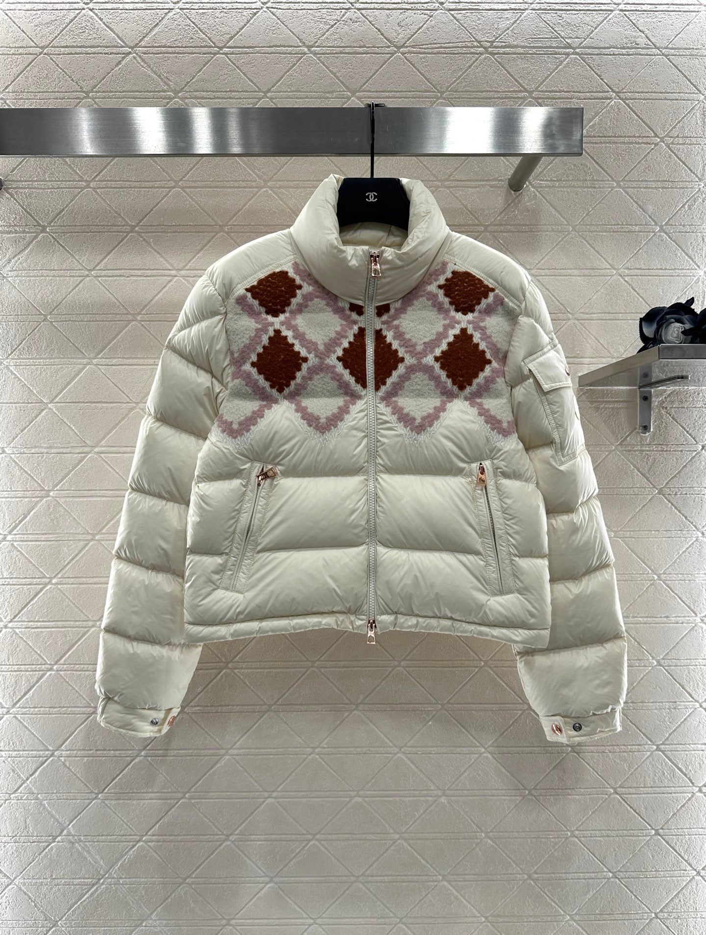 Mon 25 Diamond embroidery paneled down jacket