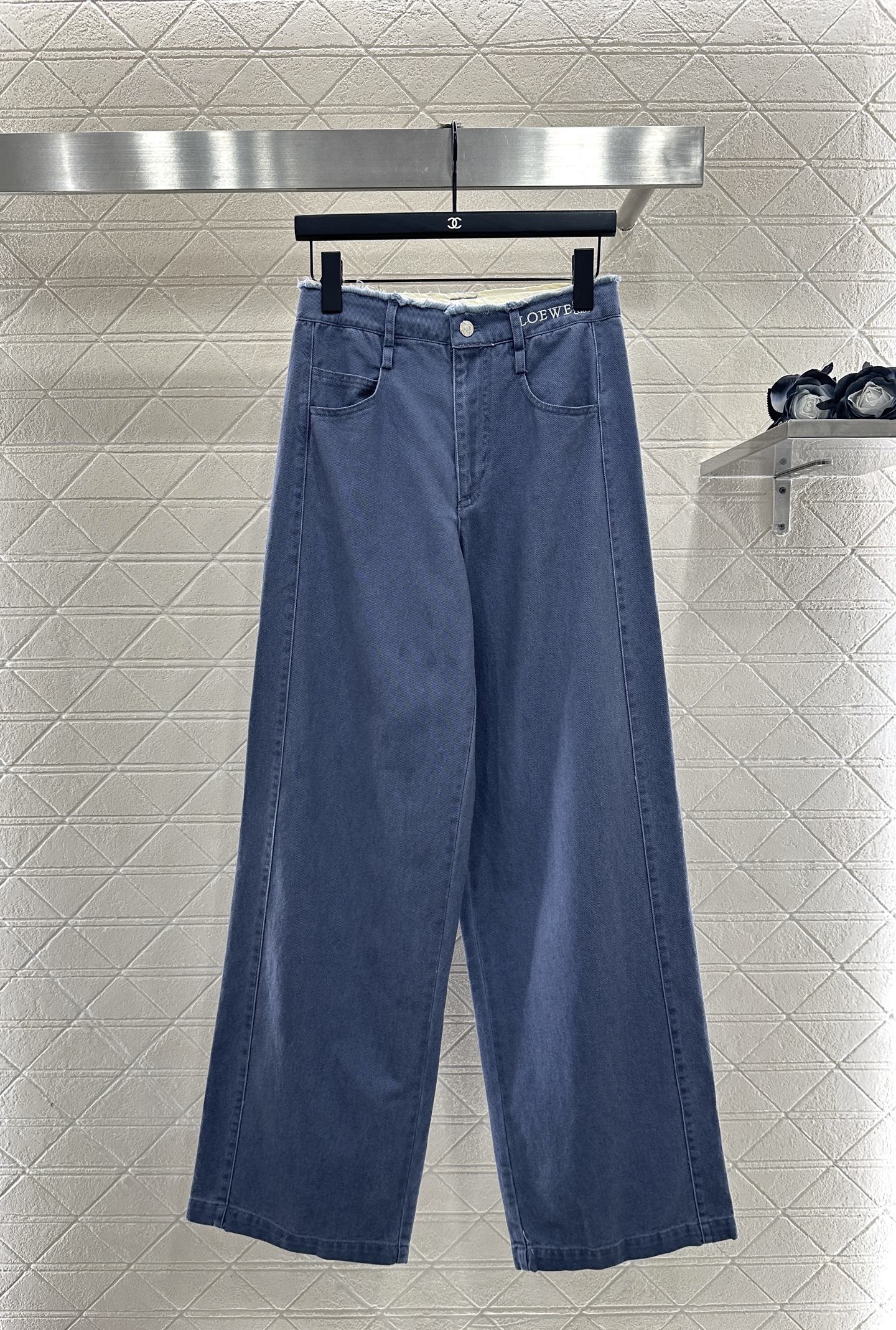 Lo 25 Raw-edge logo denim trousers(blue/brown)