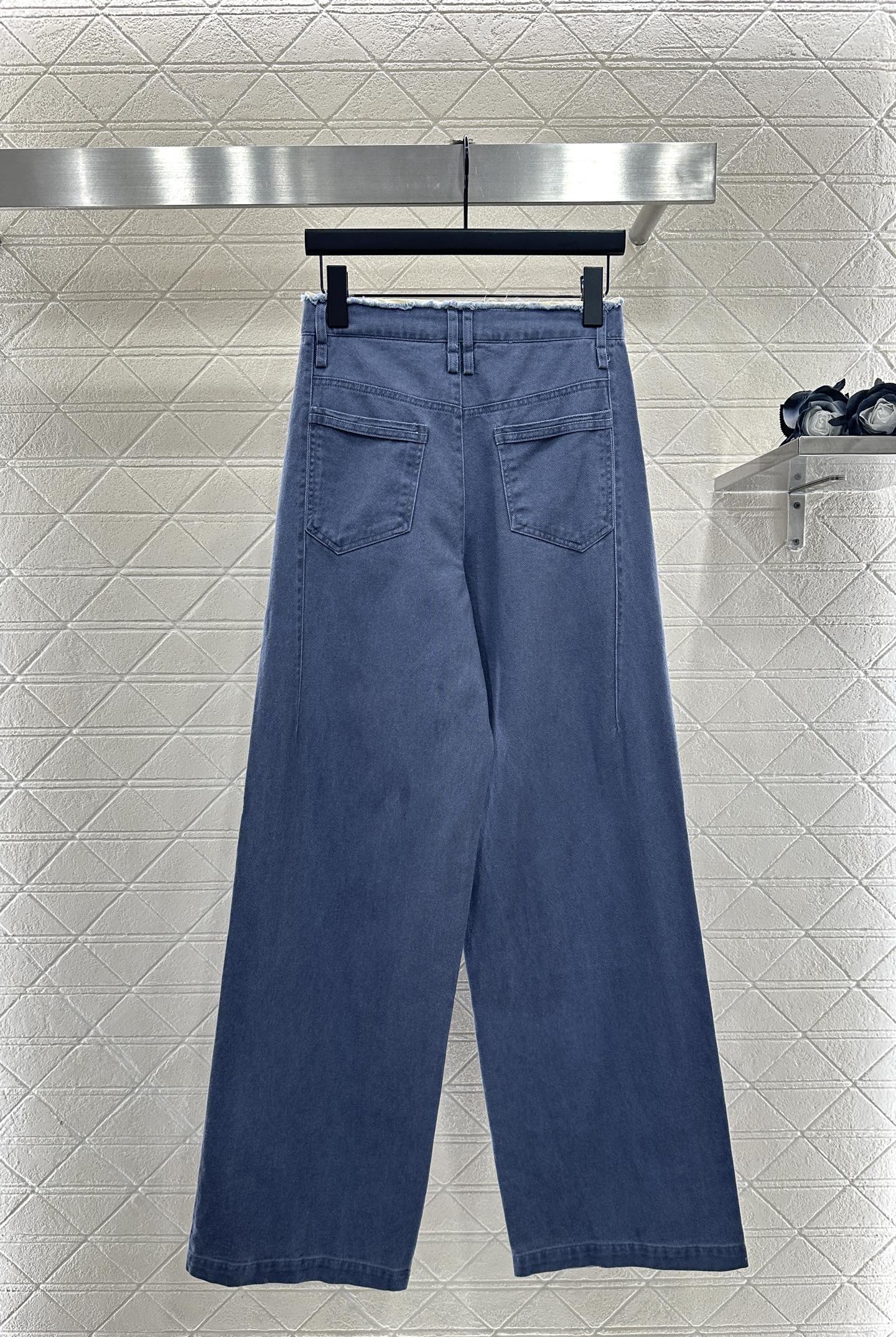 Lo 25 Raw-edge logo denim trousers(blue/brown)