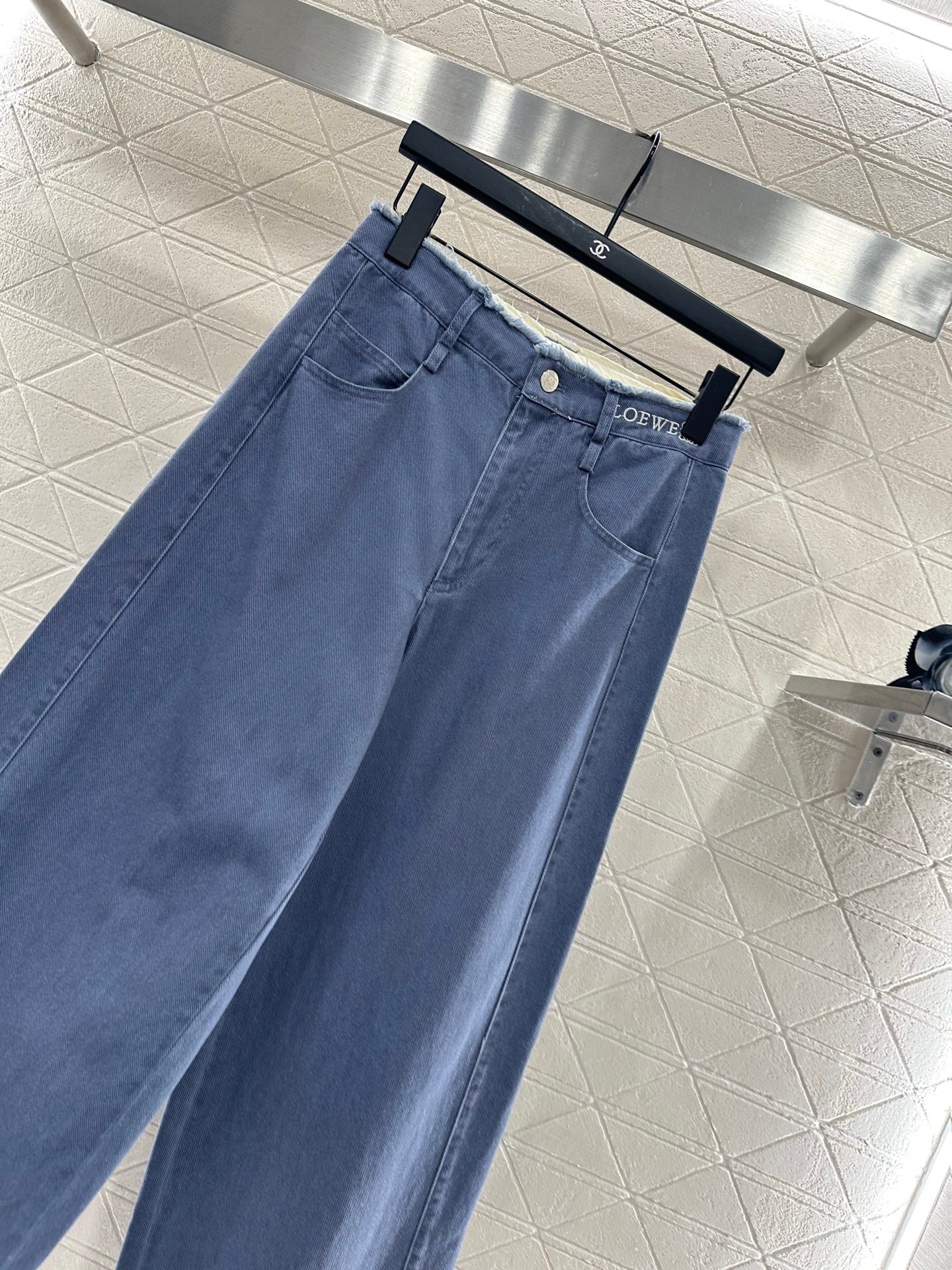 Lo 25 Raw-edge logo denim trousers(blue/brown)