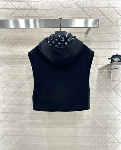L 25 Hooded printed woolen camisole vest