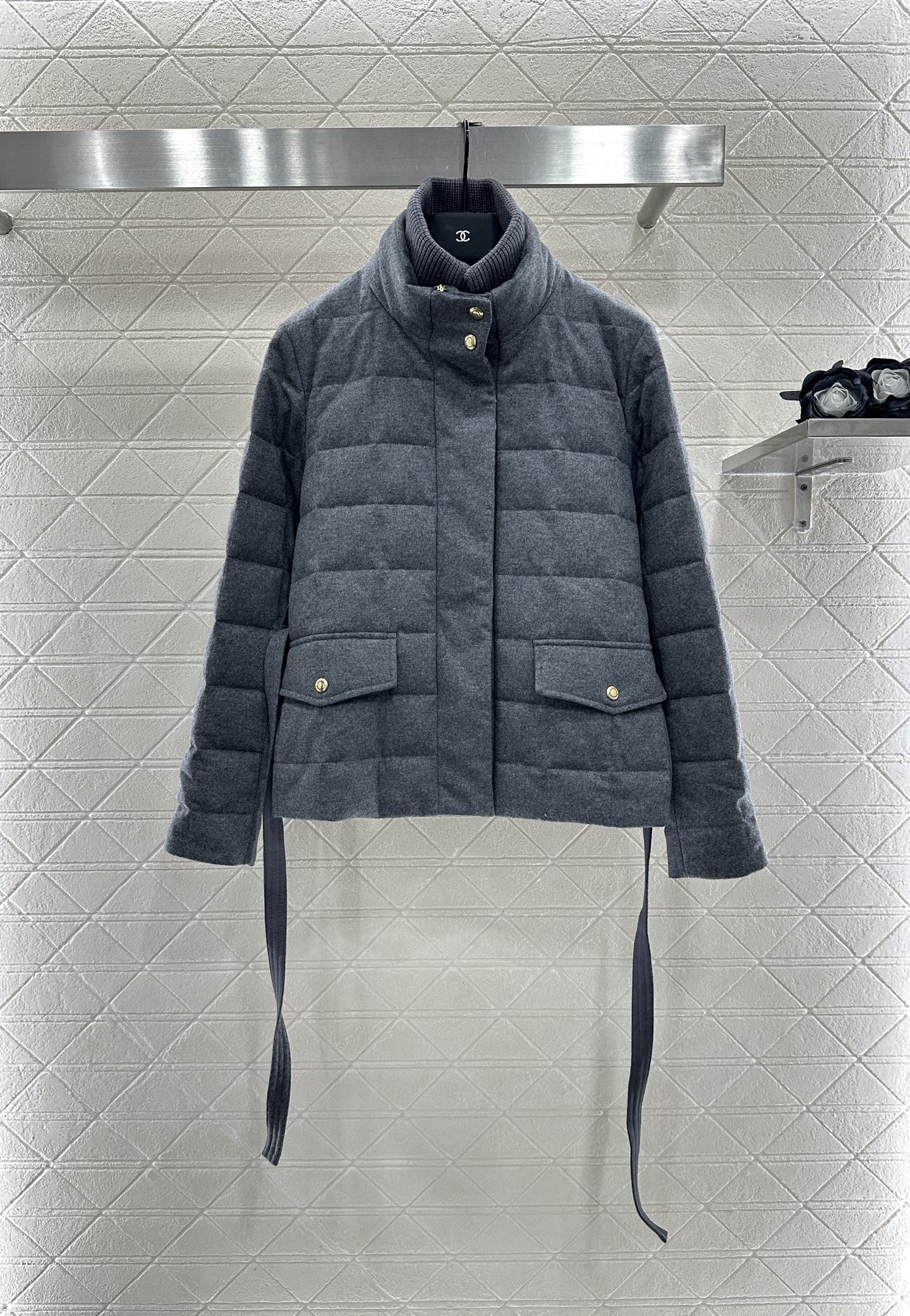 Mon 25 Wool high neck belt down jacket