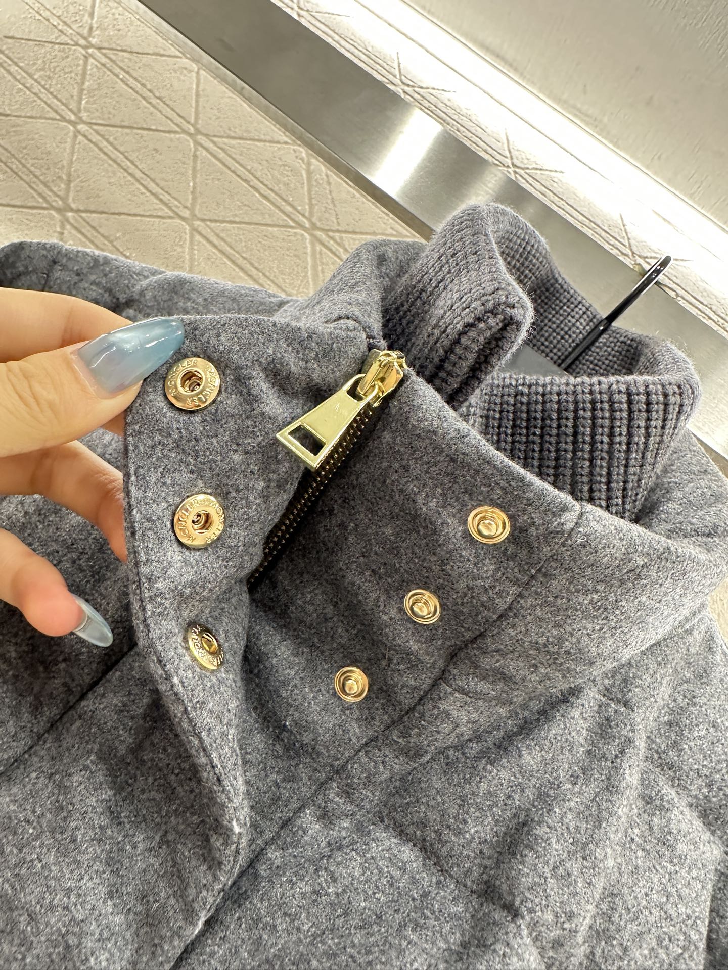 Mon 25 Wool high neck belt down jacket