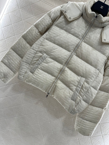 Mon 25 Hooded down jacket