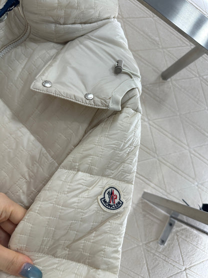 Mon 25 Hooded down jacket