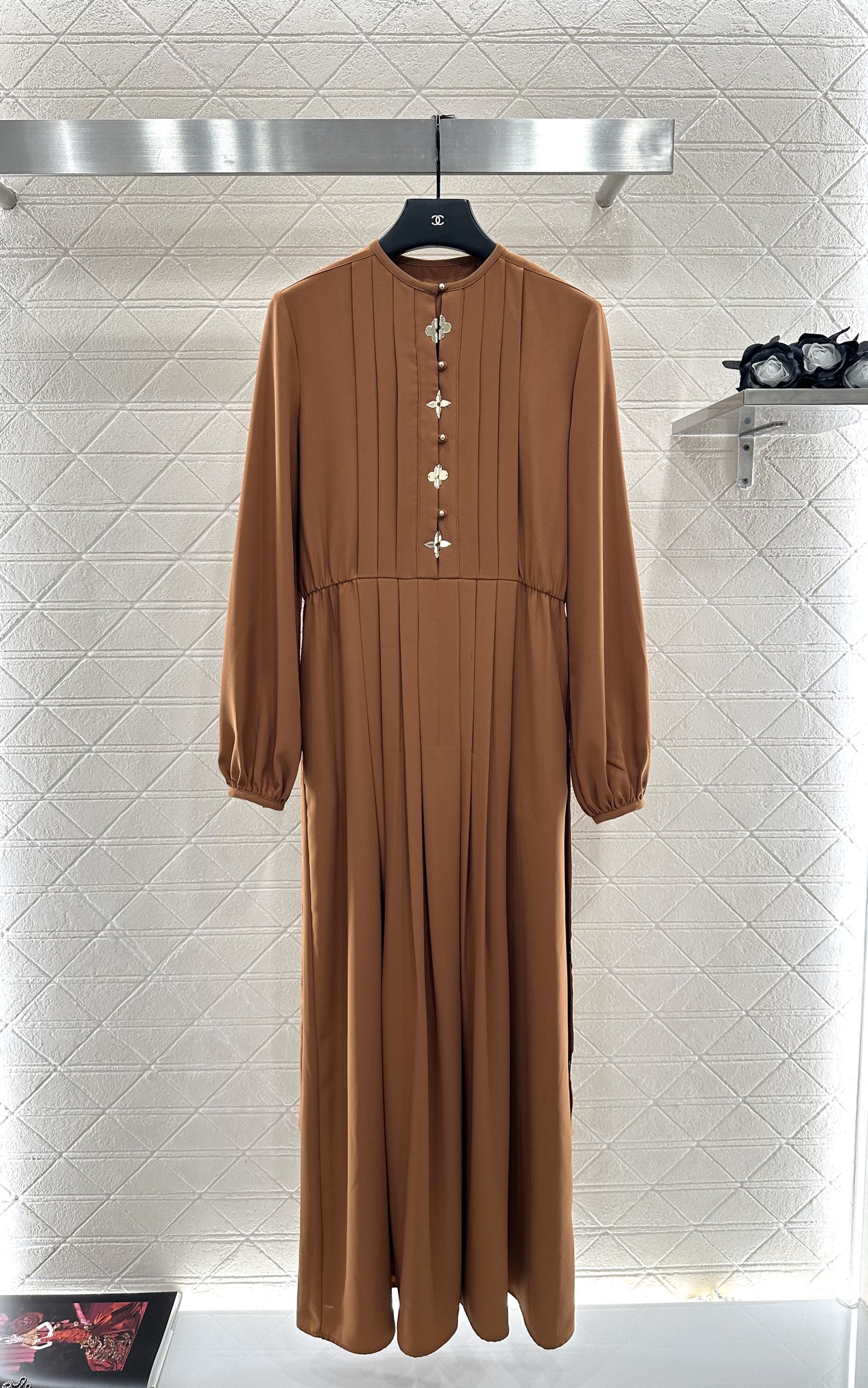 L 25 Clover pleated dress