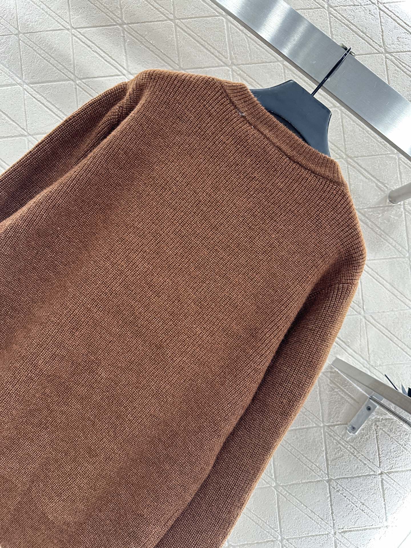 Gu 25 Simple letter cashmere wool sweater(RED/BROWN)