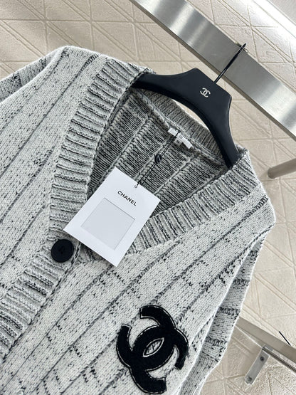 C 25 Plush knitted cardigan
