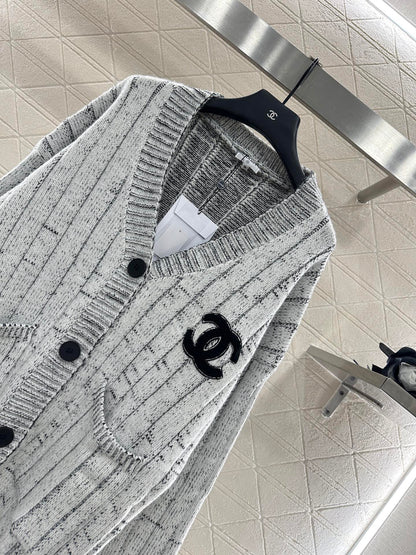 C 25 Plush knitted cardigan