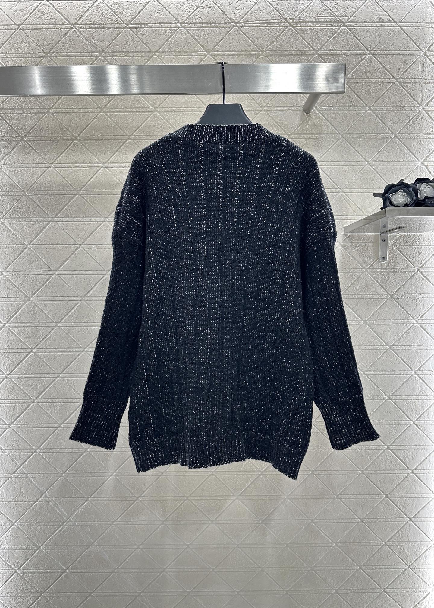 C 25 Plush knitted cardigan