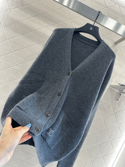 L 25 Alphabet Embroidered Pocket Knitted Cashmere Cardigan