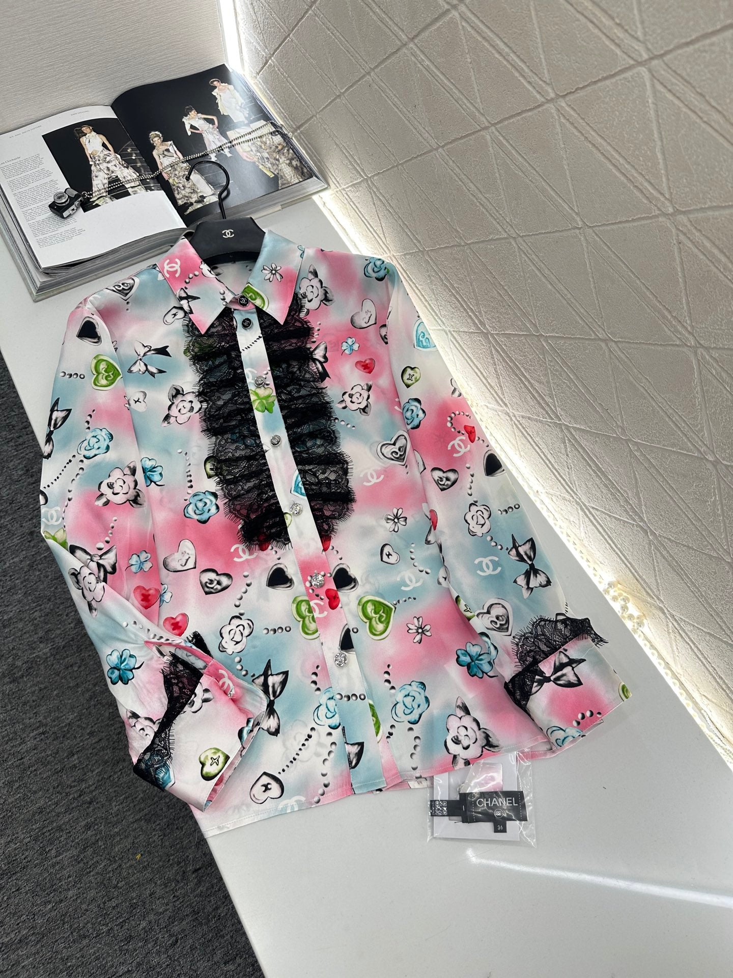 C 25 Letter stitch printed silk lace shirt