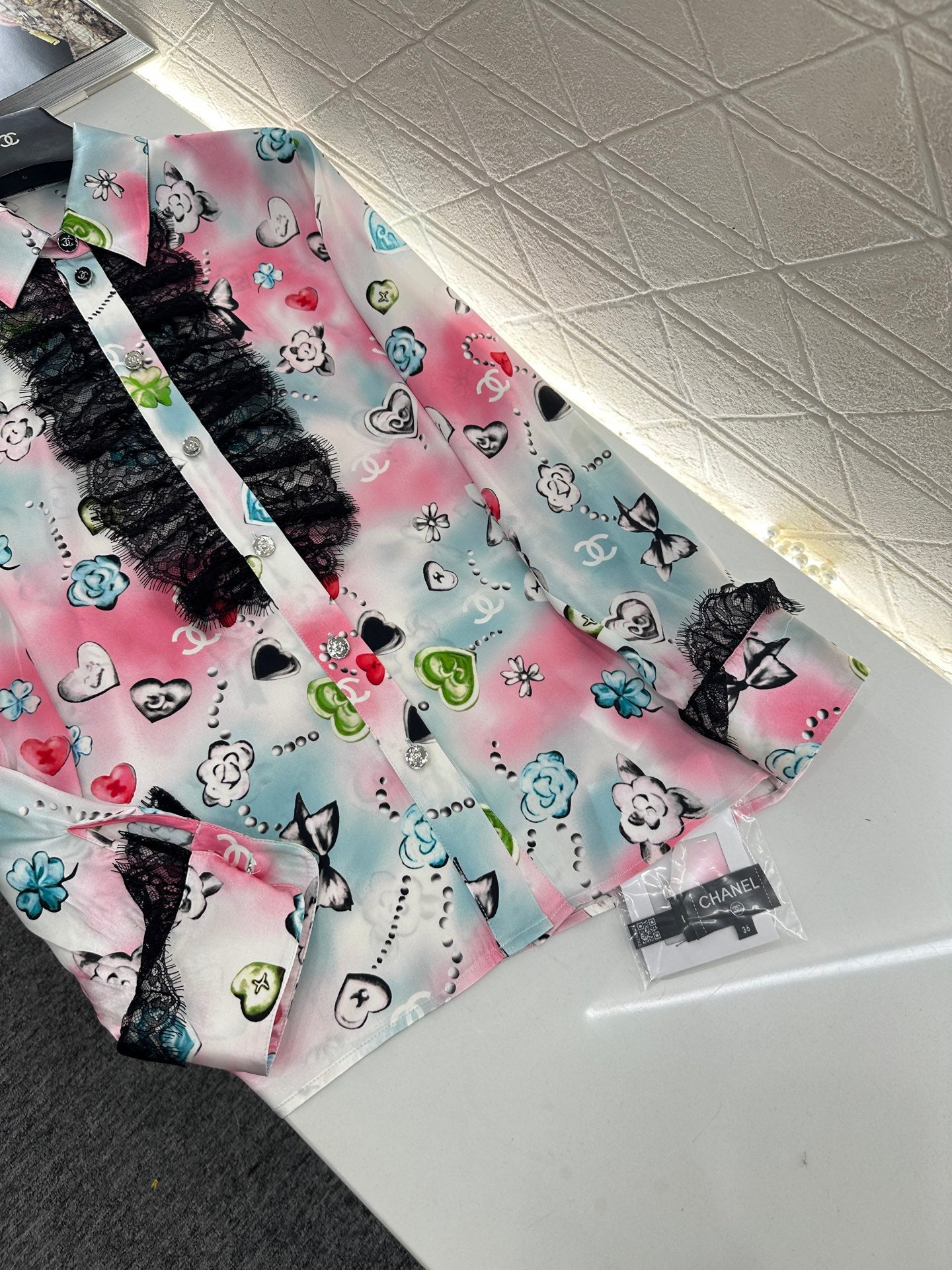 C 25 Letter stitch printed silk lace shirt