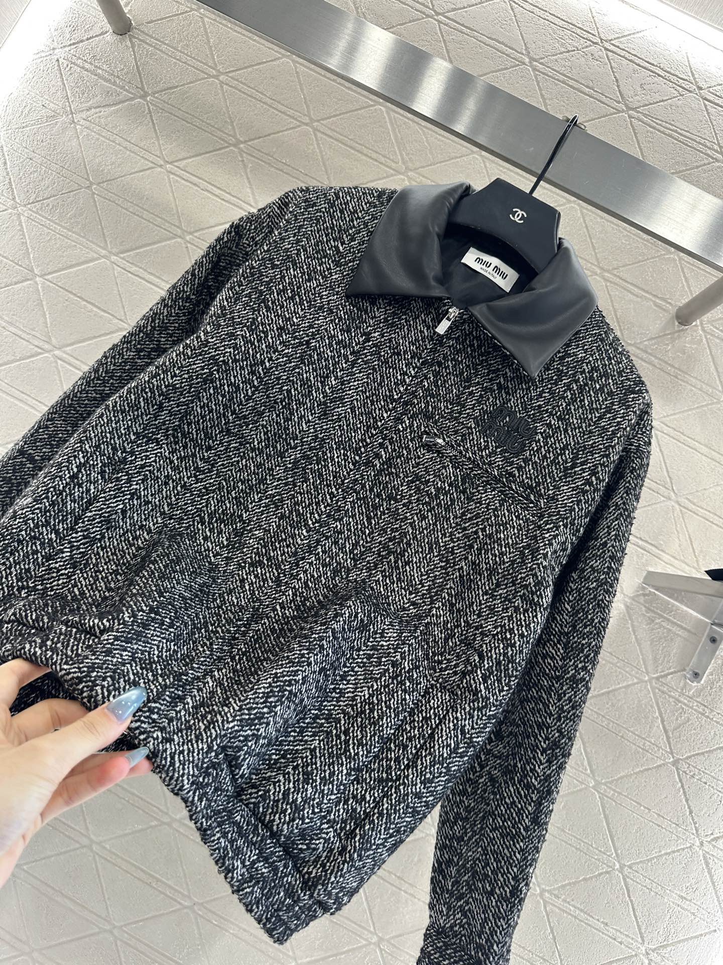 Mi 25 Collar jacket with patchwork leather