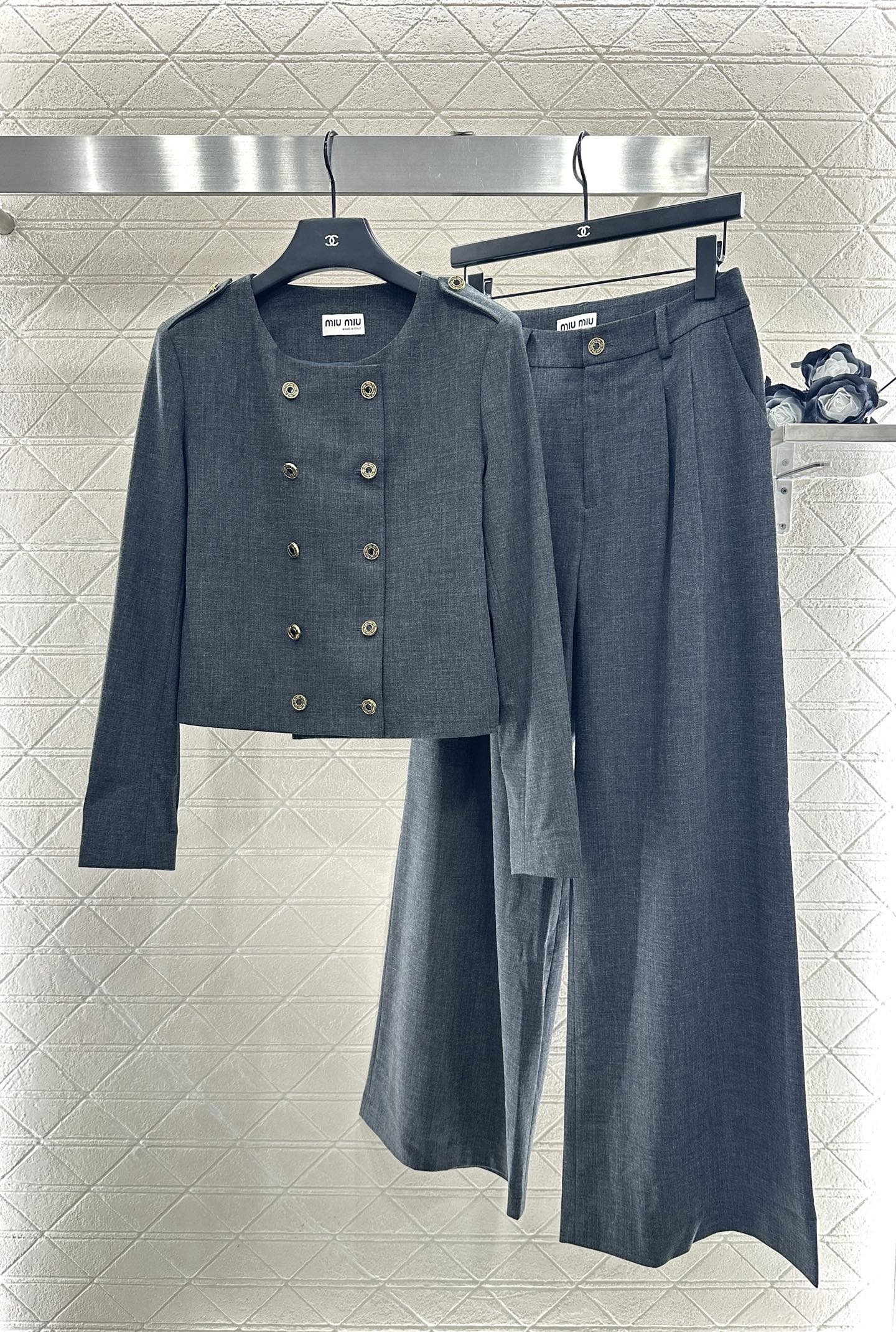 Mi 25 Round neck double breasted suit and pants set