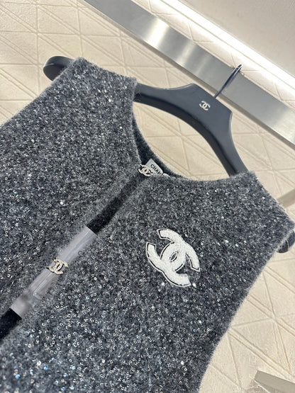 C 25 Silver knit vest