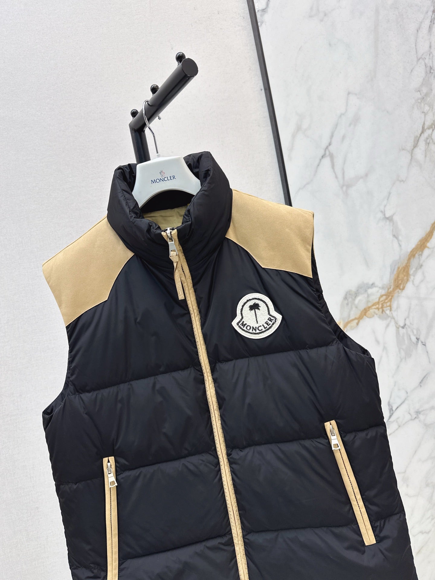 Mon 25 Splicing method: Down vest jacket