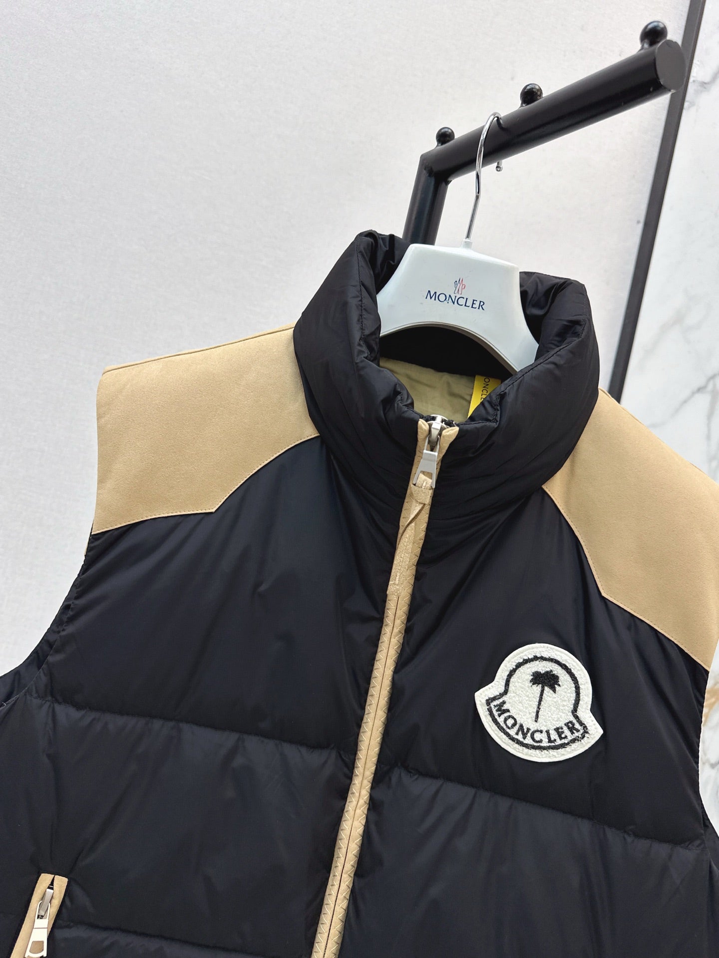 Mon 25 Splicing method: Down vest jacket