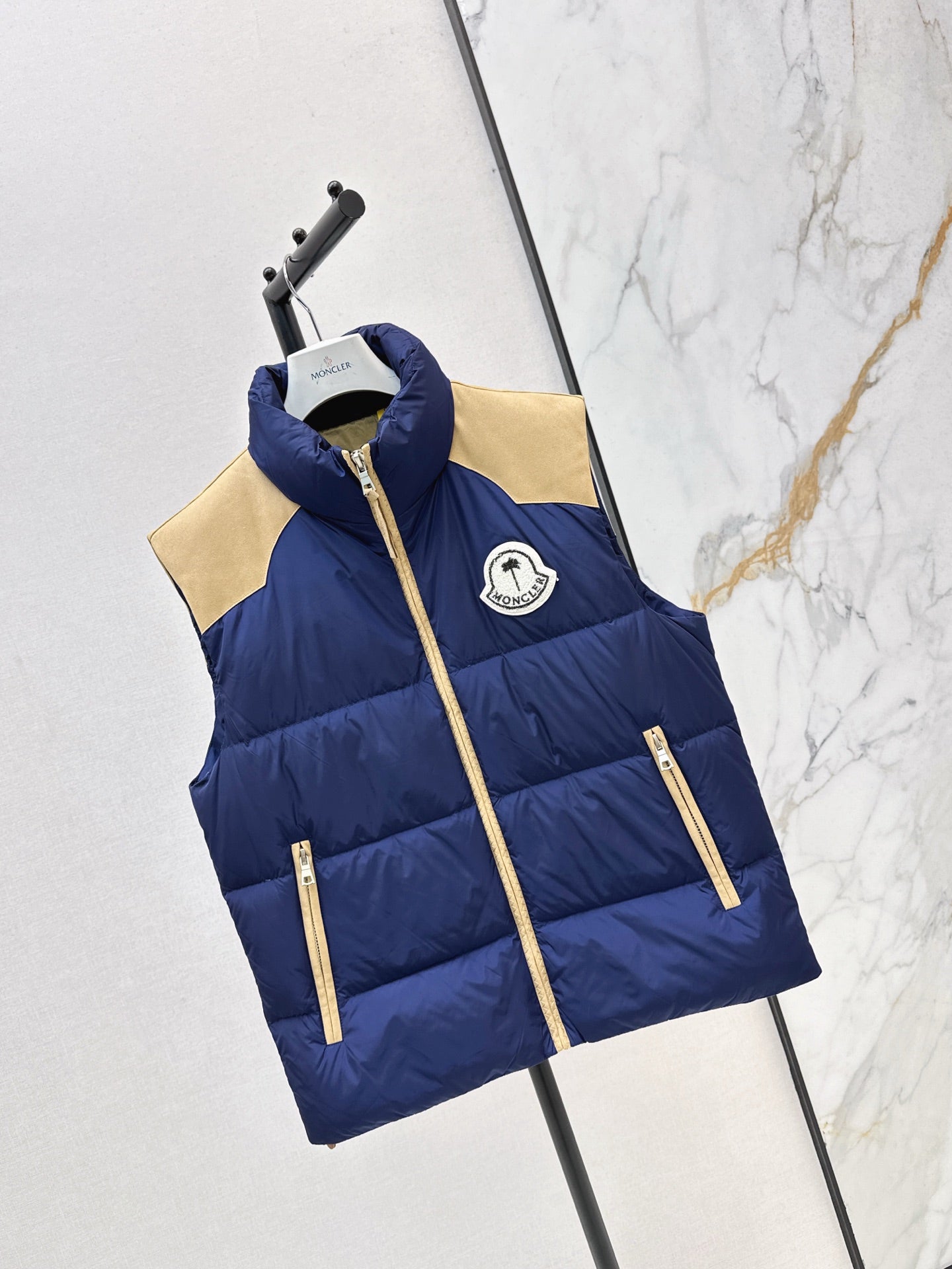 Mon 25 Splicing method: Down vest jacket