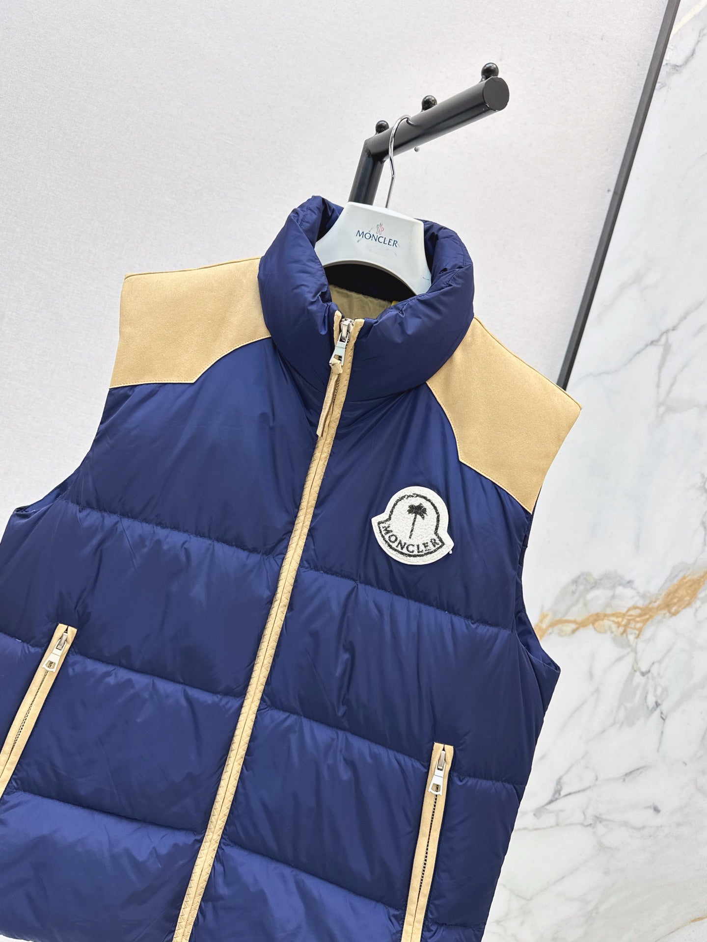 Mon 25 Splicing method: Down vest jacket
