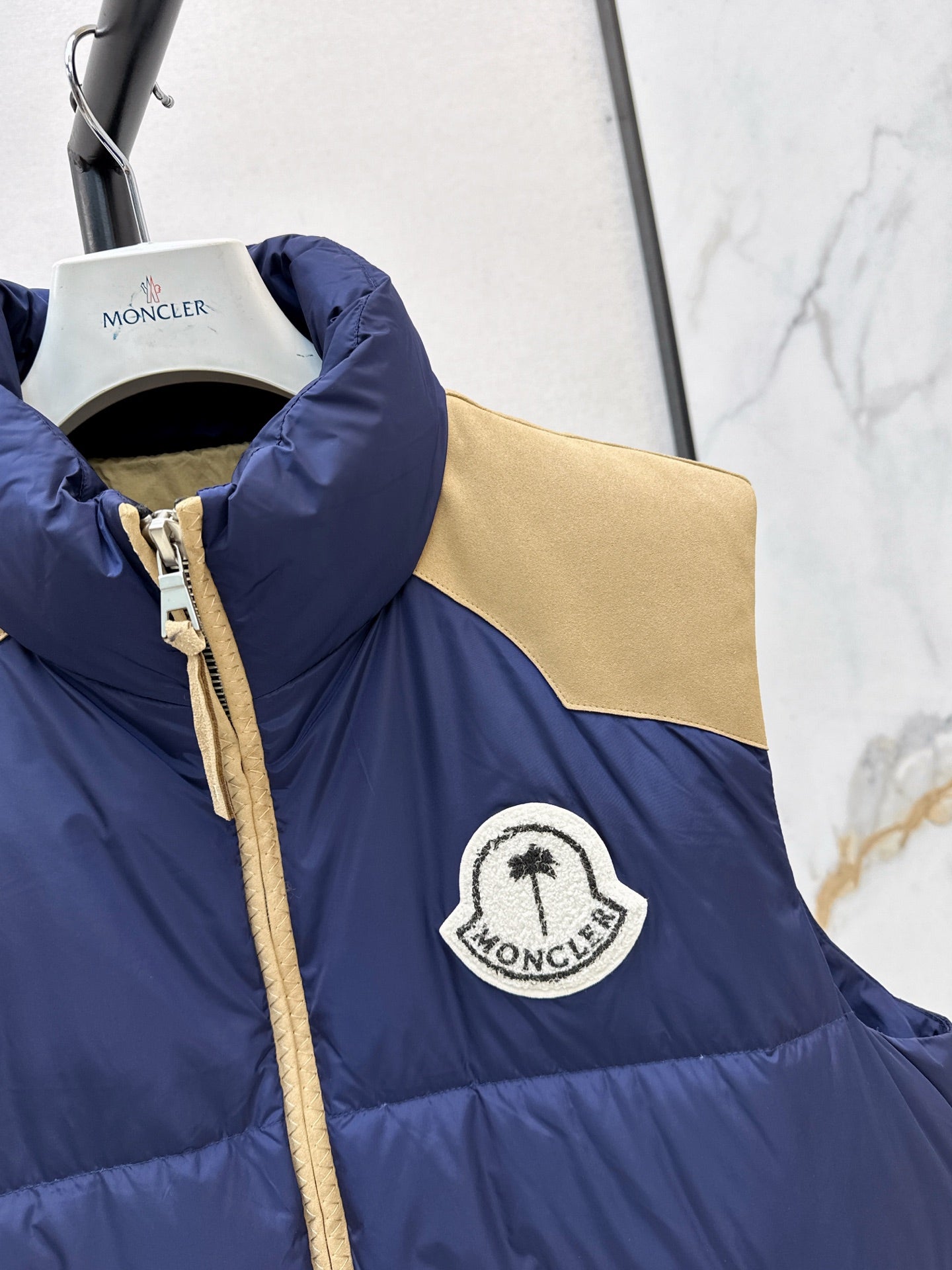 Mon 25 Splicing method: Down vest jacket