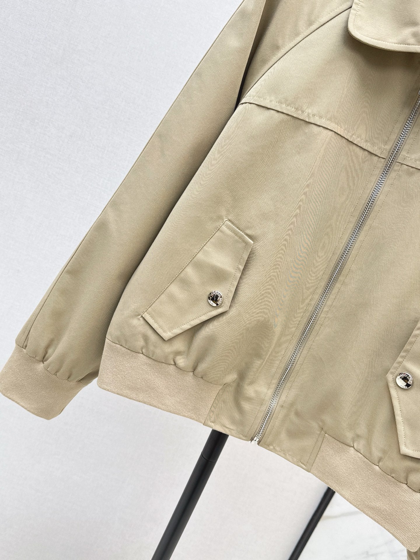 Di 25 Logo embroidery decorative jacket jacket