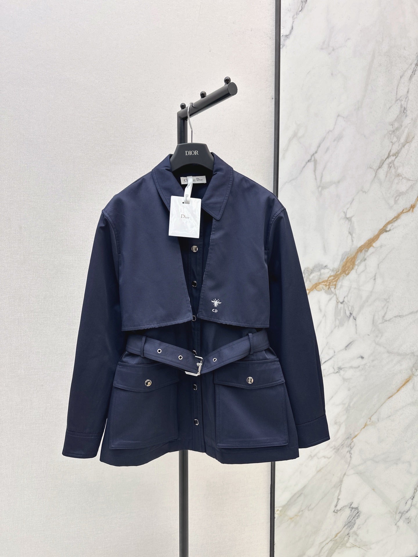 Di 25 Embroidered bee waist cinching jacket(KHAKI/NAVY)