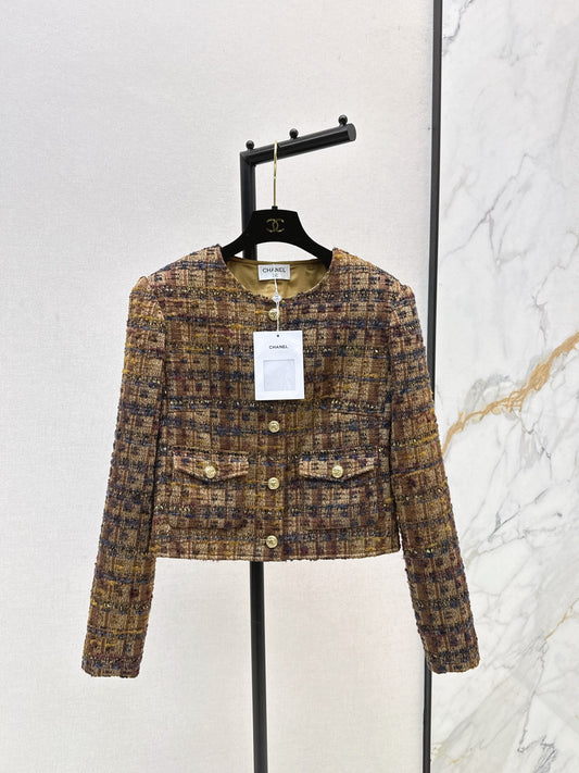 C 25 New woven jacket with border design