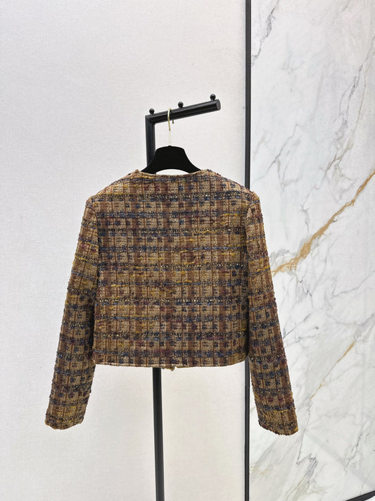 C 25 New woven jacket with border design