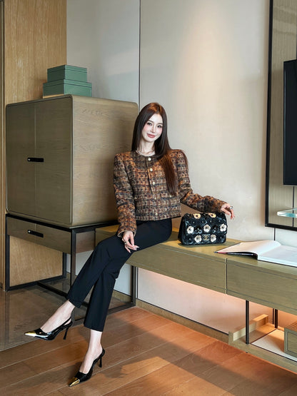 C 25 New woven jacket with border design