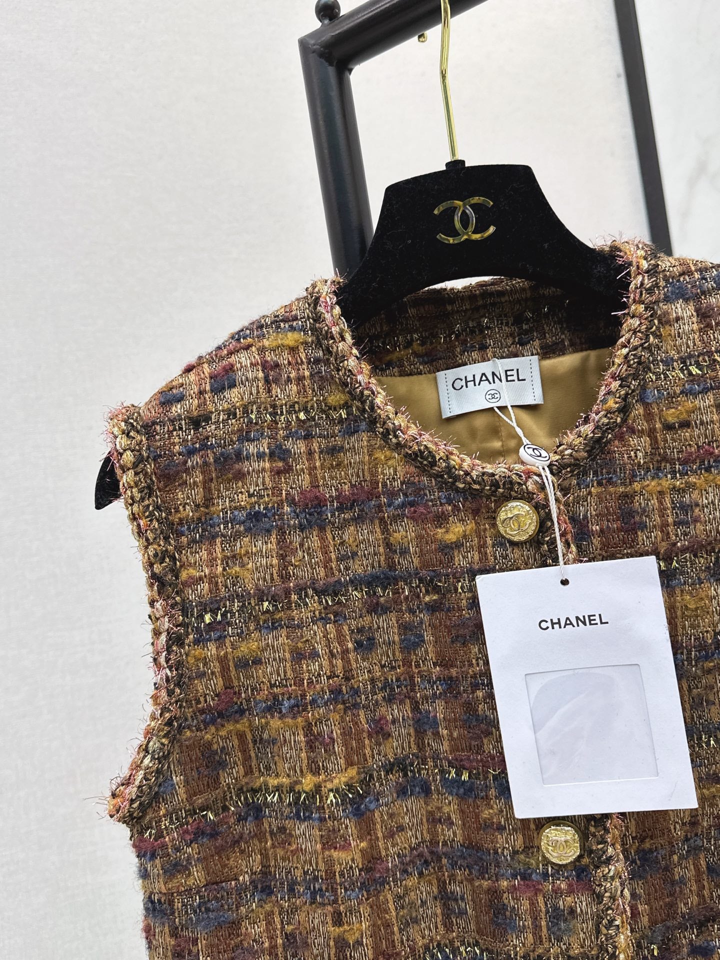 C 25 New woven belt border design vest
