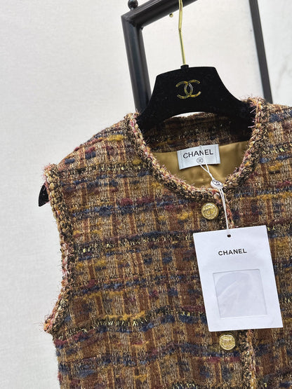 C 25 New woven belt border design vest