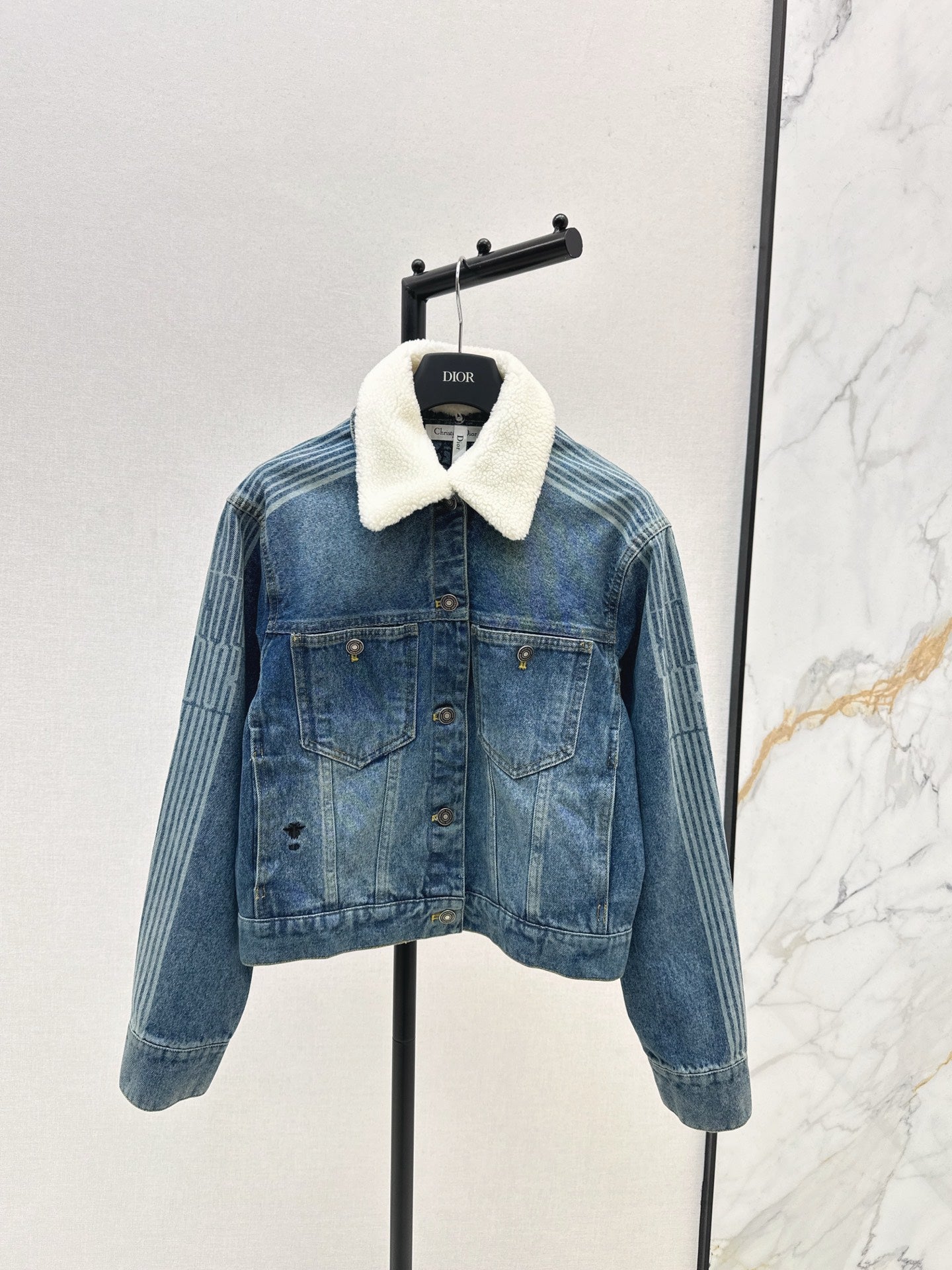 Di 25 Plush collar lined denim jacket