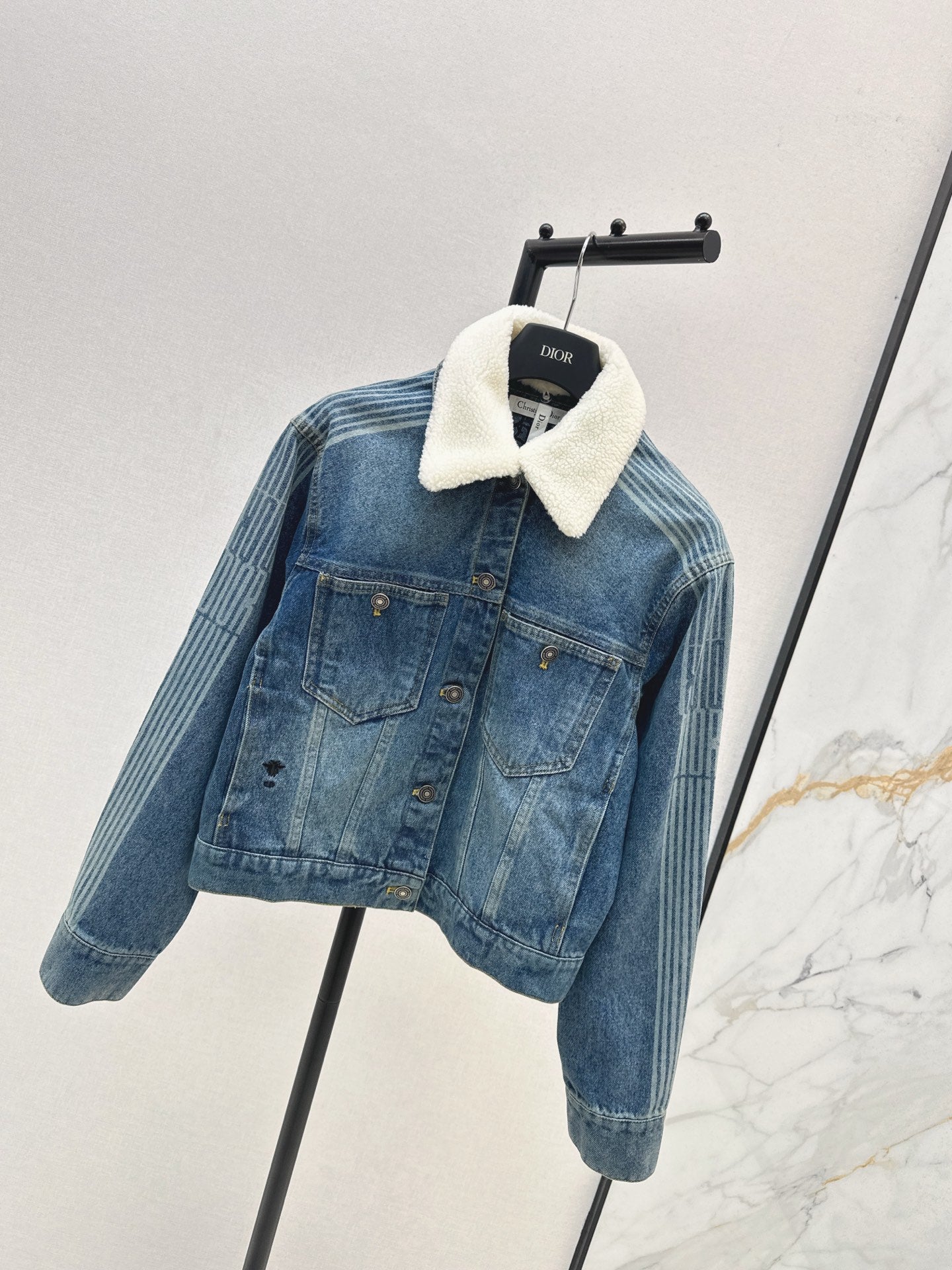 Di 25 Plush collar lined denim jacket