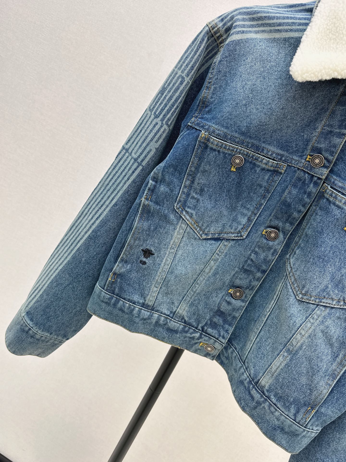 Di 25 Plush collar lined denim jacket