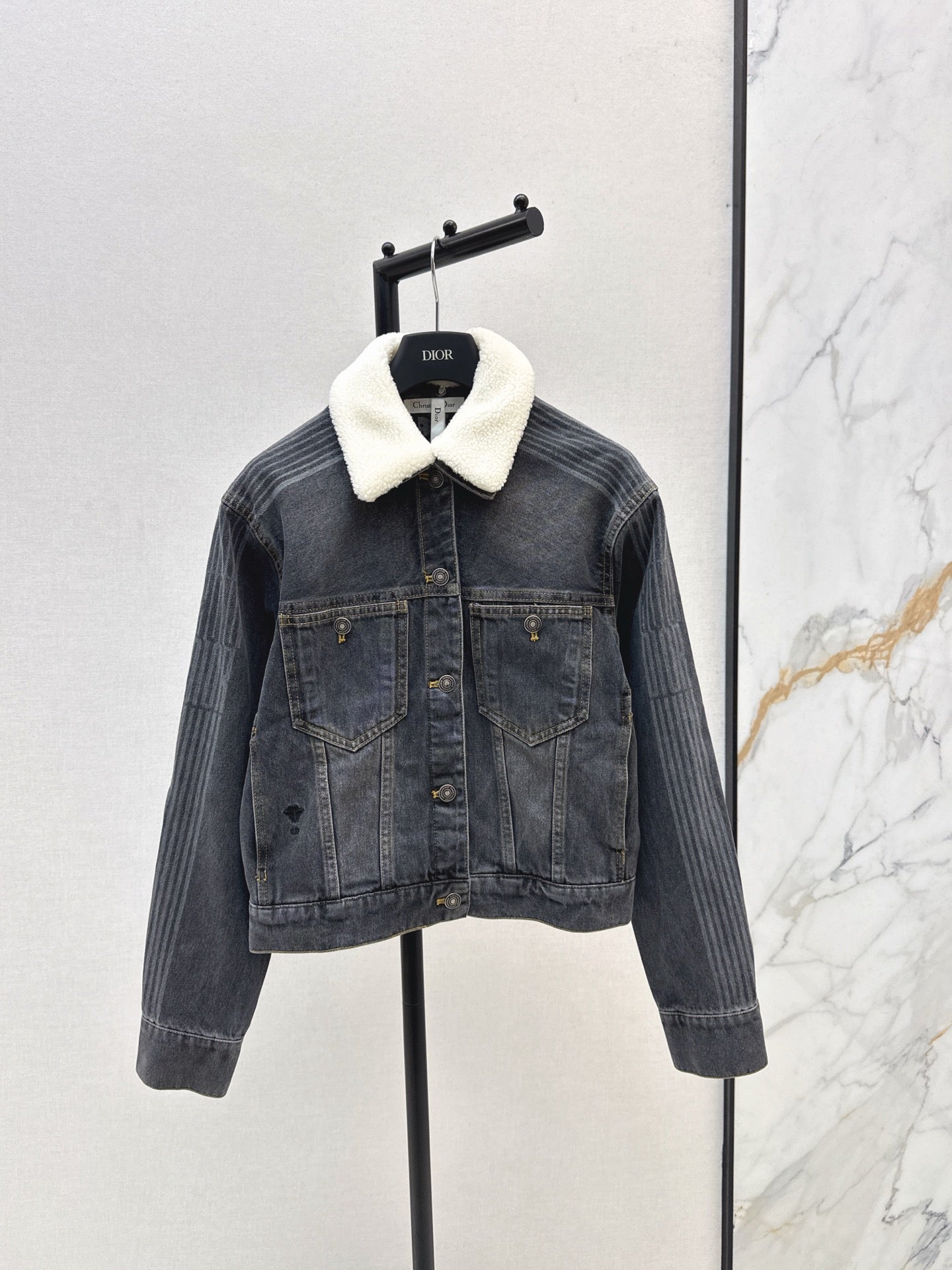 Di 25 Plush collar lined denim jacket