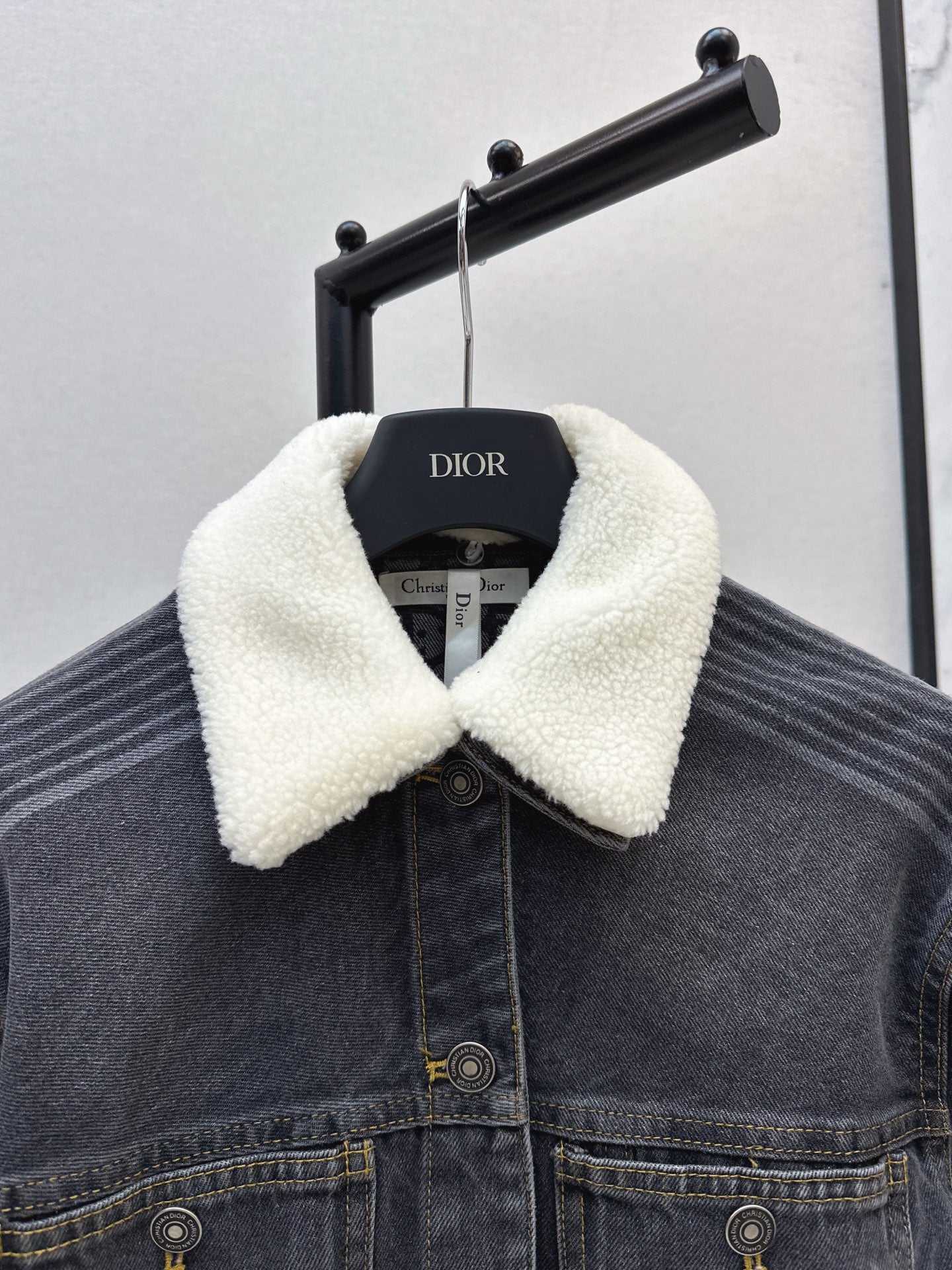 Di 25 Plush collar lined denim jacket