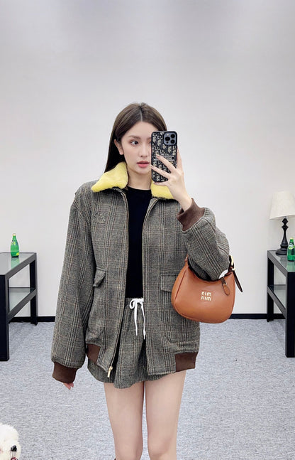 Mi 25 Wool jacket with detachable fur collar