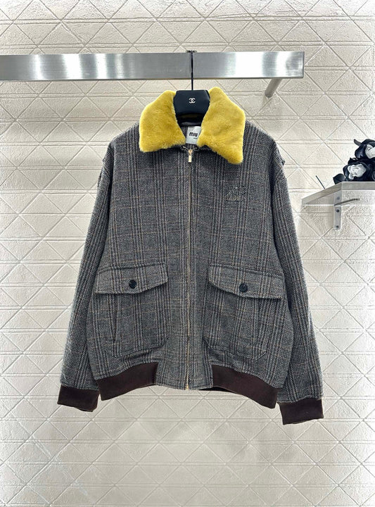 Mi 25 Wool jacket with detachable fur collar