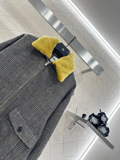 Mi 25 Wool jacket with detachable fur collar