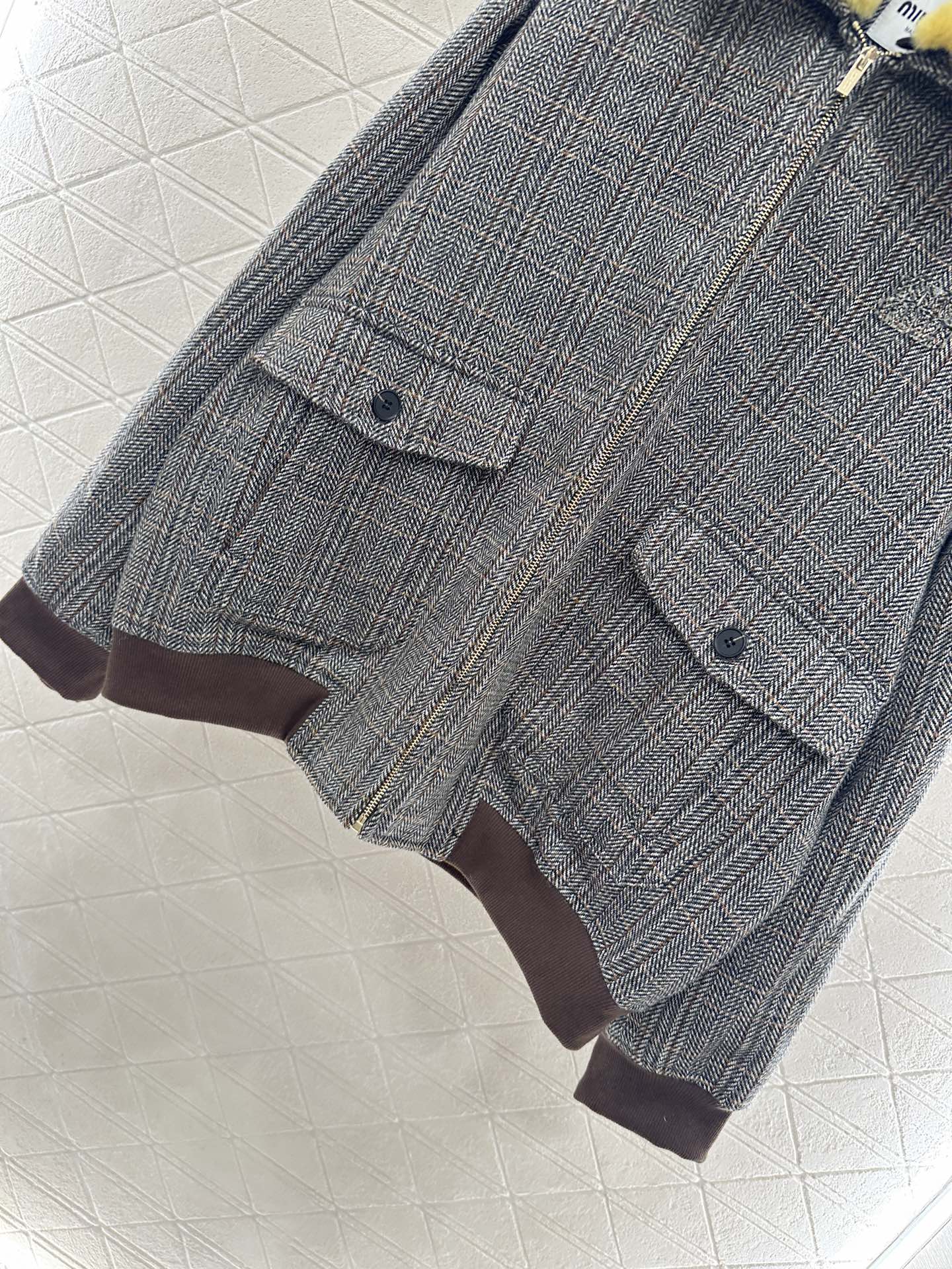 Mi 25 Wool jacket with detachable fur collar