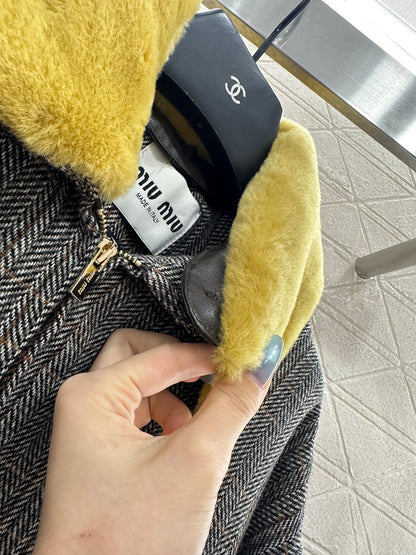 Mi 25 Wool jacket with detachable fur collar