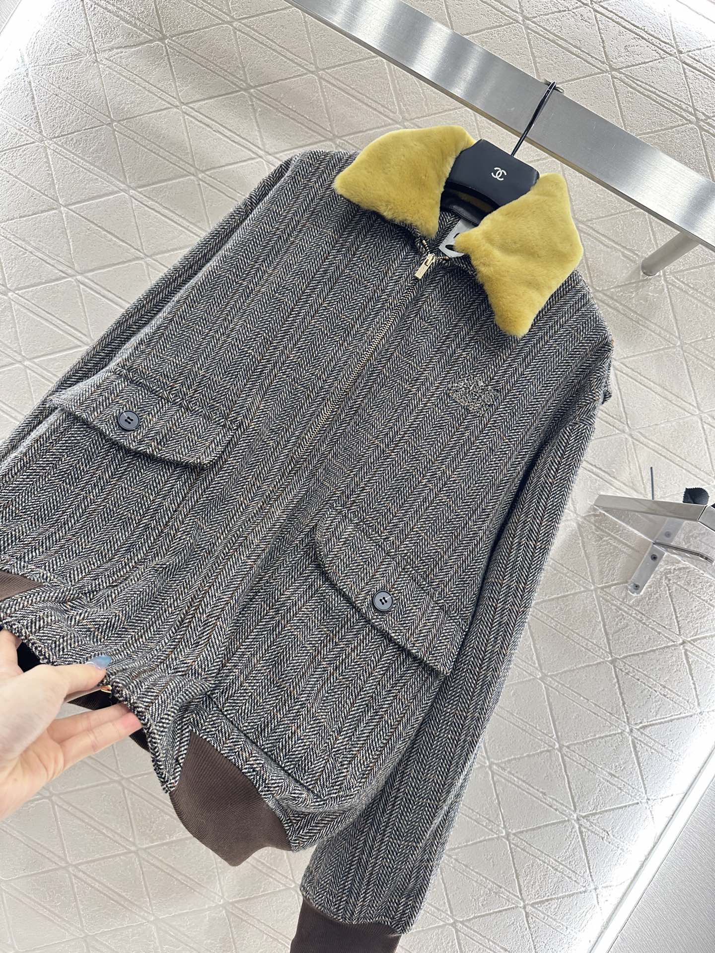 Mi 25 Wool jacket with detachable fur collar