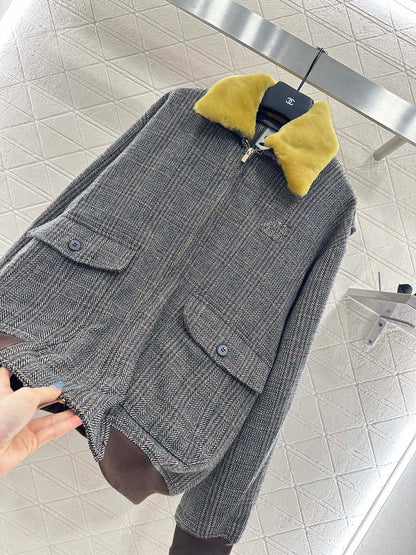 Mi 25 Wool jacket with detachable fur collar