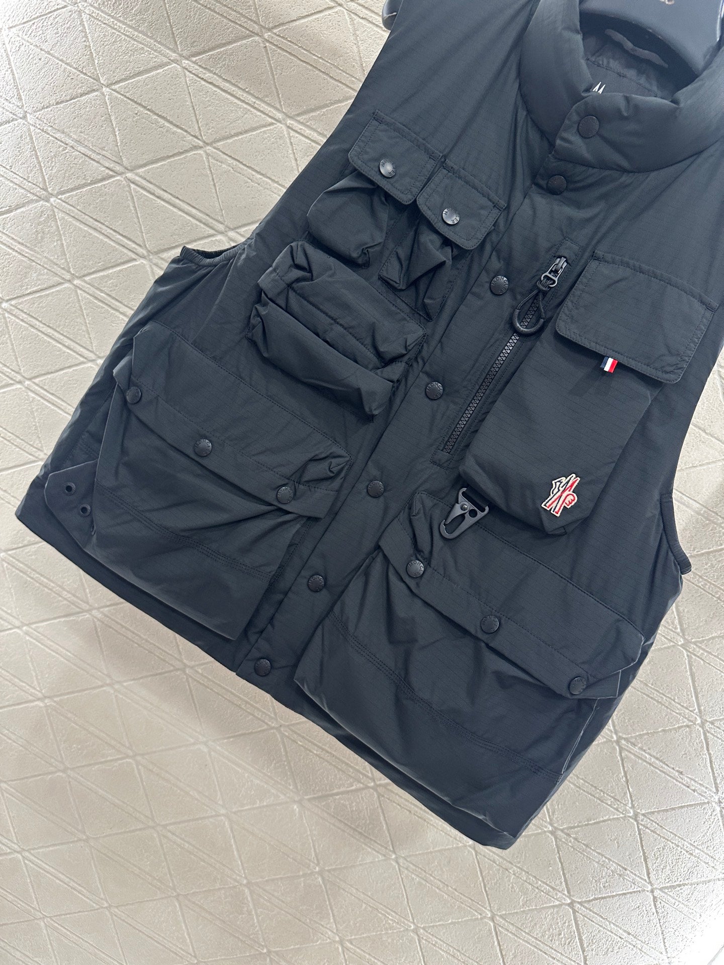 Mon 25 Stand collar multi-pocket work vest